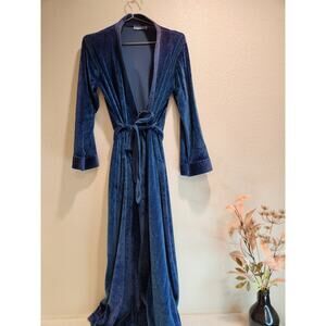 Heather Vintage Blue Velvet Robe Belted‎ Made in USA Quilted Cuffs